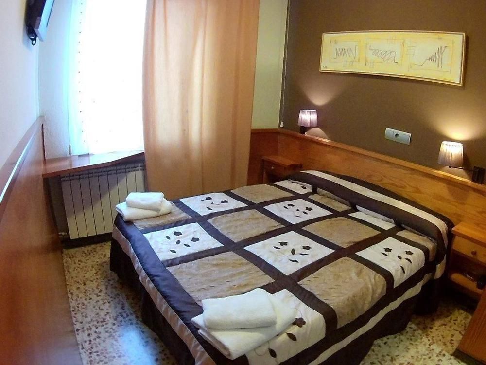 Hostal Fonda Galicia Cardedeu Exterior foto
