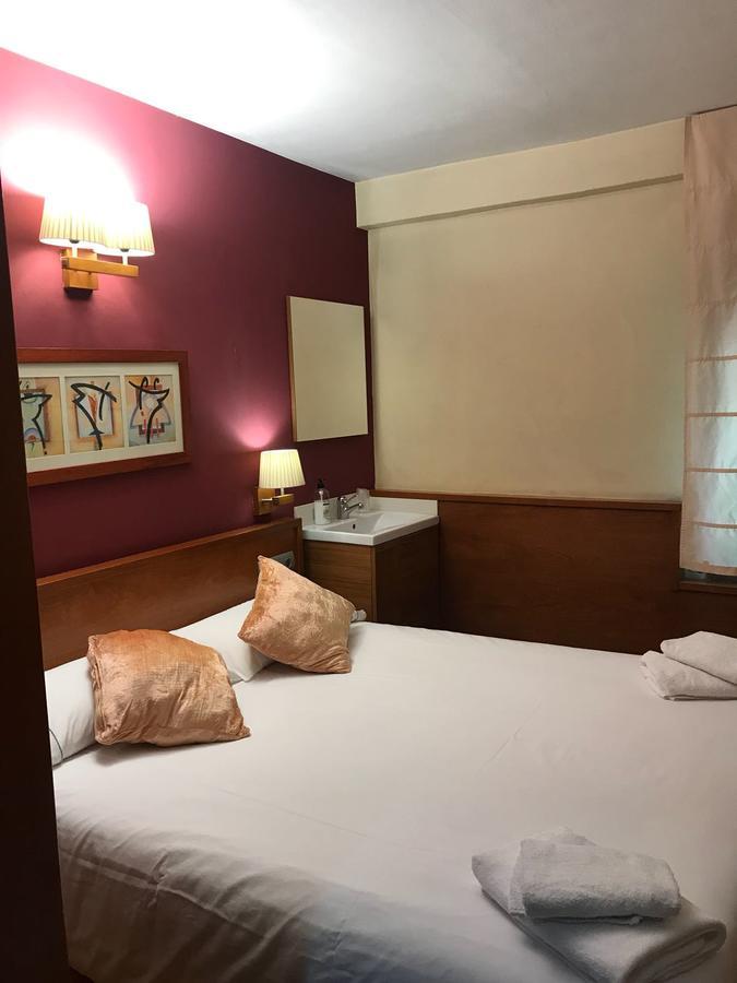Hostal Fonda Galicia Cardedeu Exterior foto