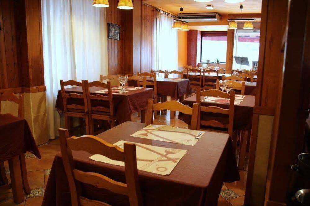 Hostal Fonda Galicia Cardedeu Exterior foto